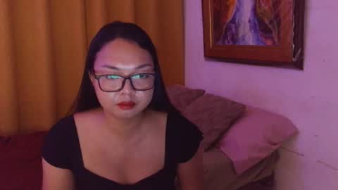 Snapshot of trishakera chatting on 04/15/26, 12:12 trisha online show from 04/15/26, 12:12