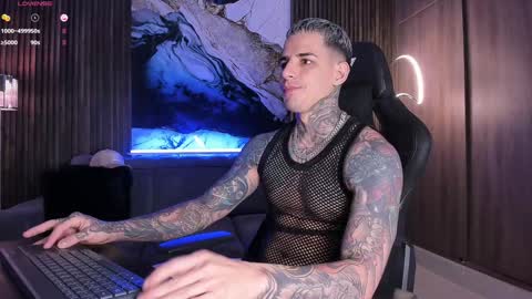 Snapshot of trisstan_ chatting on 12/09/24, 10:52 Alexander online show from 12/09/24, 10:52