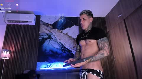 Snapshot of trisstan_ chatting on 01/09/25, 01:08 Alexander online show from 01/09/25, 01:08