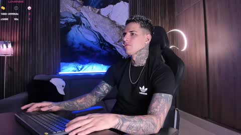 Snapshot of trisstan_ chatting on 01/15/25, 10:02 Alexander online show from 01/15/25, 10:02