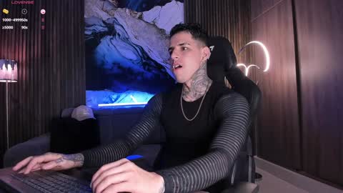 Snapshot of trisstan_ chatting on 01/22/25, 10:37 Alexander online show from 01/22/25, 10:37