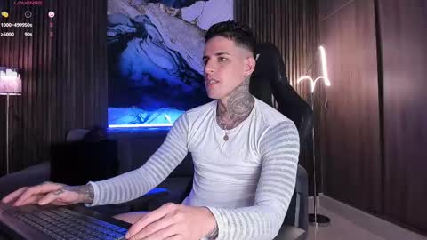 Snapshot of trisstan_ chatting on 02/14/25, 09:53 Alexander online show from 02/14/25, 09:53