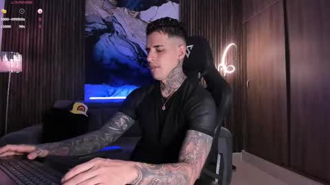 Snapshot of trisstan_ chatting on 09/26/25, 06:01 Alexander online show from 09/26/25, 06:01