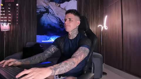 Snapshot of trisstan_ chatting on 10/03/25, 06:16 Alexander online show from 10/03/25, 06:16