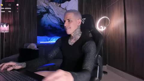 Snapshot of trisstan_ chatting on 10/24/25, 04:47 Alexander online show from 10/24/25, 04:47