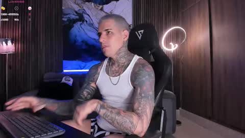 Snapshot of trisstan_ chatting on 10/28/25, 05:37 Alexander online show from 10/28/25, 05:37