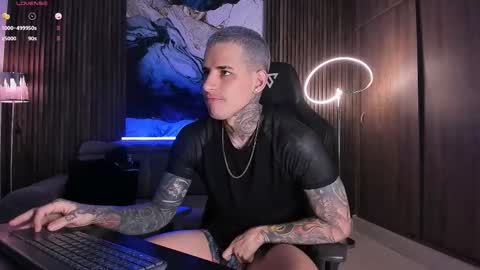 Snapshot of trisstan_ chatting on 10/30/25, 04:19 Alexander online show from 10/30/25, 04:19