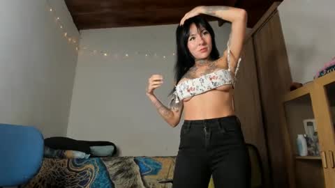 Snapshot of tristan_fantasycam22 chatting on 10/02/25, 09:33 Tristan And Samara online show from 10/02/25, 09:33