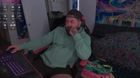 Snapshot of tristanhardwood chatting on 11/17/25, 02:06 tristanhardwood online show from 11/17/25, 02:06