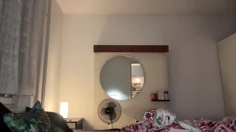 Snapshot of tritonspace chatting on 09/10/25, 12:38 Triton online show from 09/10/25, 12:38