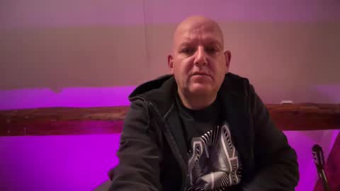 Snapshot of tritonspace chatting on 10/02/25, 02:51 Triton online show from 10/02/25, 02:51