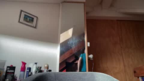 Snapshot of tritonspace chatting on 10/04/25, 08:23 Triton online show from 10/04/25, 08:23