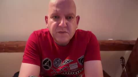 Snapshot of tritonspace chatting on 10/09/25, 05:05 Triton online show from 10/09/25, 05:05