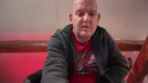 Snapshot of tritonspace chatting on 10/09/25, 10:19 Triton online show from 10/09/25, 10:19