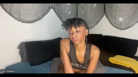 trixie_luv online show from 09/21/25, 04:19