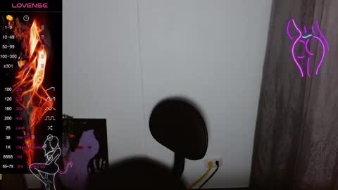 Snapshot of trixie_tangg chatting on 02/22/25, 11:03 Kitty online show from 02/22/25, 11:03