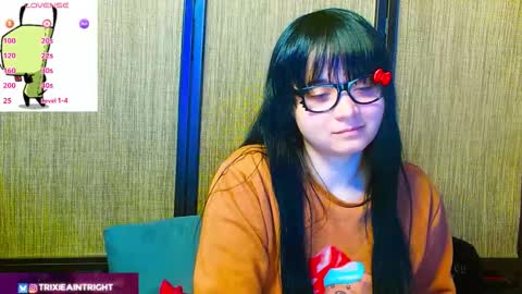 Snapshot of trixiedoescamcam chatting on 11/20/25, 12:55 trixiedoescamcam online show from 11/20/25, 12:55