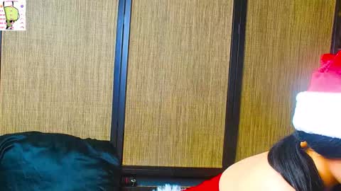 Snapshot of trixiedoescamcam chatting on 12/22/25, 11:57 trixiedoescamcam online show from 12/22/25, 11:57