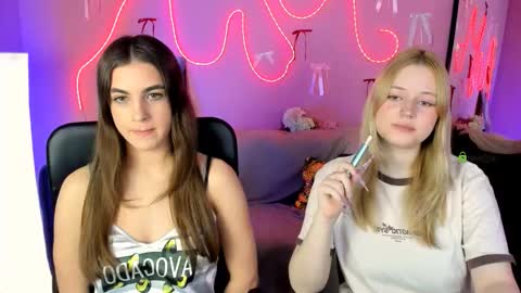 Snapshot of trixy_melison chatting on 03/25/26, 01:28 Trixy online show from 03/25/26, 01:28