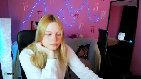 Snapshot of trixy_melison chatting on 04/10/26, 12:21 Trixy online show from 04/10/26, 12:21