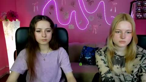 Snapshot of trixy_melison chatting on 04/23/26, 12:40 Trixy online show from 04/23/26, 12:40
