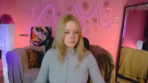 Snapshot of trixy_melison chatting on 04/28/26, 12:32 Trixy online show from 04/28/26, 12:32