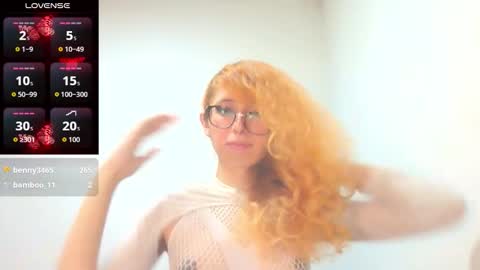 Snapshot of trixy_roses chatting on 12/19/25, 06:26 Trixy Rose online show from 12/19/25, 06:26