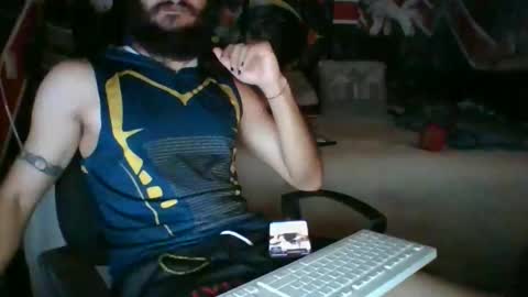 Snapshot of trizquelmen chatting on 04/30/26, 01:39 Andrew online show from 04/30/26, 01:39