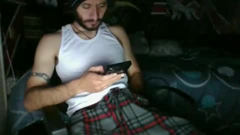 Snapshot of trizquelmen chatting on 06/08/26, 04:46 Andrew online show from 06/08/26, 04:46