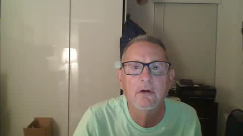 Snapshot of troffer1020 chatting on 02/14/25, 01:13 Troffer online show from 02/14/25, 01:13