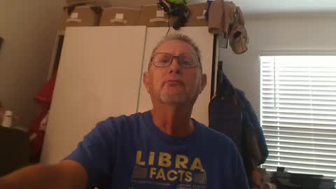 Snapshot of troffer1020 chatting on 10/09/25, 10:19 Troffer online show from 10/09/25, 10:19