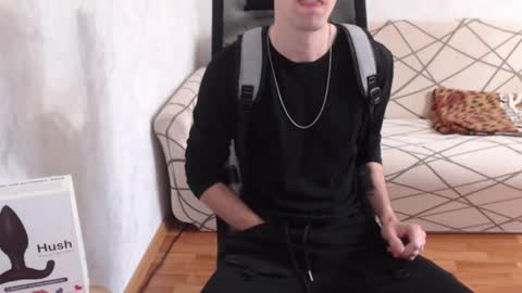 Snapshot of trone41 chatting on 10/21/25, 04:57 I POST MY FUCKING VIDEOS AND PICS online show from 10/21/25, 04:57