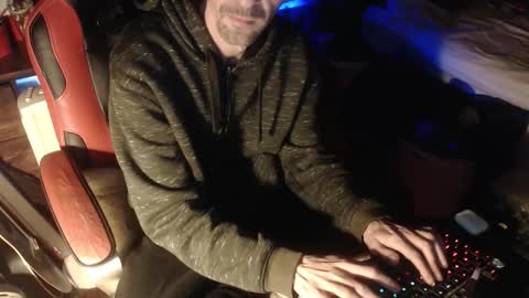 trooper0690 online show from 11/07/25, 05:13