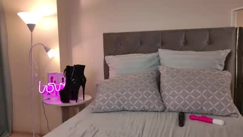 Alexandra online show from 02/12/25, 04:12