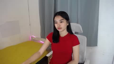 Snapshot of tropicalmuse chatting on 12/15/25, 05:23 Ash online show from 12/15/25, 05:23