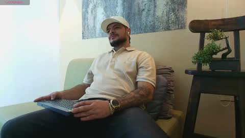 Snapshot of troy_kirk chatting on 05/01/26, 02:05 Troy online show from 05/01/26, 02:05