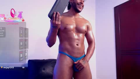 Snapshot of troy_lee1 chatting on 03/12/26, 05:30 online show from 03/12/26, 05:30