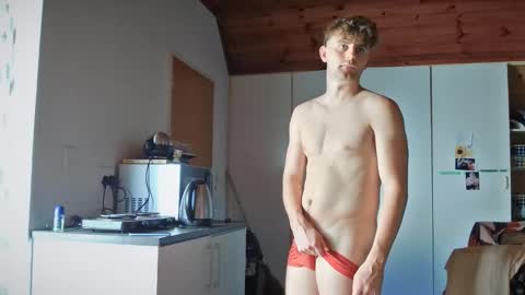 Snapshot of troy_w chatting on 11/18/25, 04:22 troy_w online show from 11/18/25, 04:22