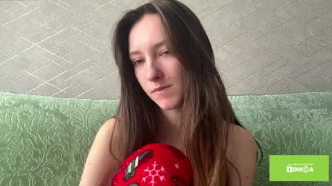 Snapshot of troybailly chatting on 03/28/26, 08:58 Hello Viola here Help me to make 50 thumbs up 333 online show from 03/28/26, 08:58