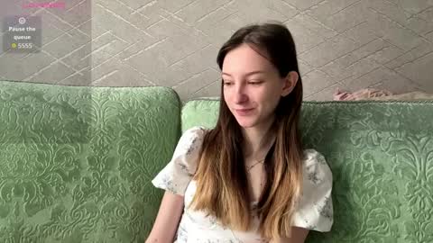 Snapshot of troybailly chatting on 04/01/26, 08:48 Hello Viola here Help me to make 50 thumbs up 333 online show from 04/01/26, 08:48