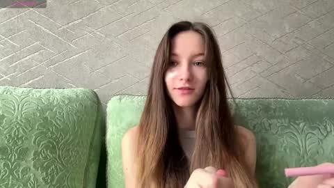 Snapshot of troybailly chatting on 04/05/26, 08:00 Hello Viola here Help me to make 50 thumbs up 333 online show from 04/05/26, 08:00