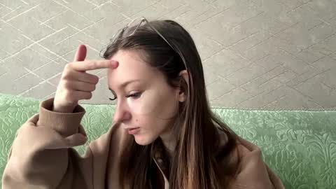 Snapshot of troybailly chatting on 04/10/26, 09:36 Hello Viola here Help me to make 50 thumbs up 333 online show from 04/10/26, 09:36