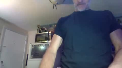 Snapshot of troystack41 chatting on 10/15/25, 04:34 troystack41 online show from 10/15/25, 04:34