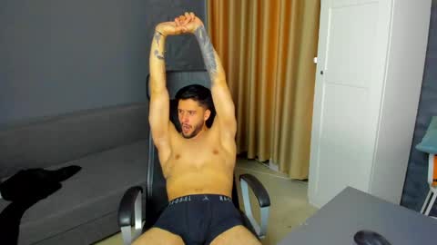 Snapshot of troywade chatting on 05/21/26, 05:14 TroyWade online show from 05/21/26, 05:14