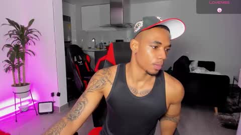 Snapshot of troywesly_ chatting on 11/05/25, 11:38 Troy wesly online show from 11/05/25, 11:38