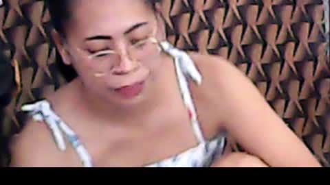 Snapshot of truefilipinabeauty chatting on 04/15/26, 01:56 emily online show from 04/15/26, 01:56