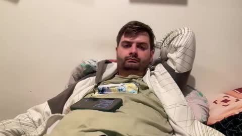 Snapshot of trustmelove chatting on 12/19/25, 05:42 Trustmelove online show from 12/19/25, 05:42