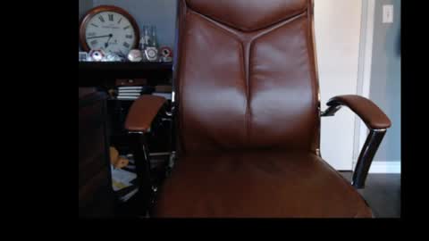 Snapshot of trvler72 chatting on 07/05/26, 01:01 trvler72 online show from 07/05/26, 01:01