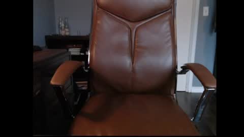 Snapshot of trvler72 chatting on 07/14/26, 10:04 trvler72 online show from 07/14/26, 10:04