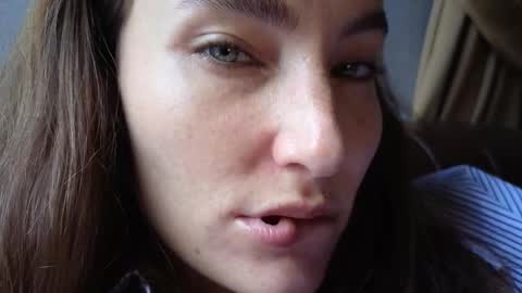 Snapshot of trying2fit chatting on 04/01/26, 02:45 trying2fit online show from 04/01/26, 02:45